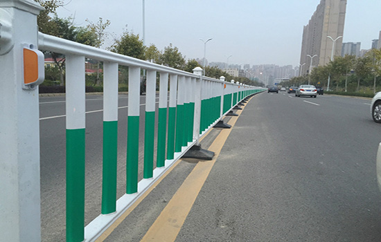 道路市政<a href=http://www.dyjybw.cn target=_blank class=infotextkey>護(hù)欄</a>